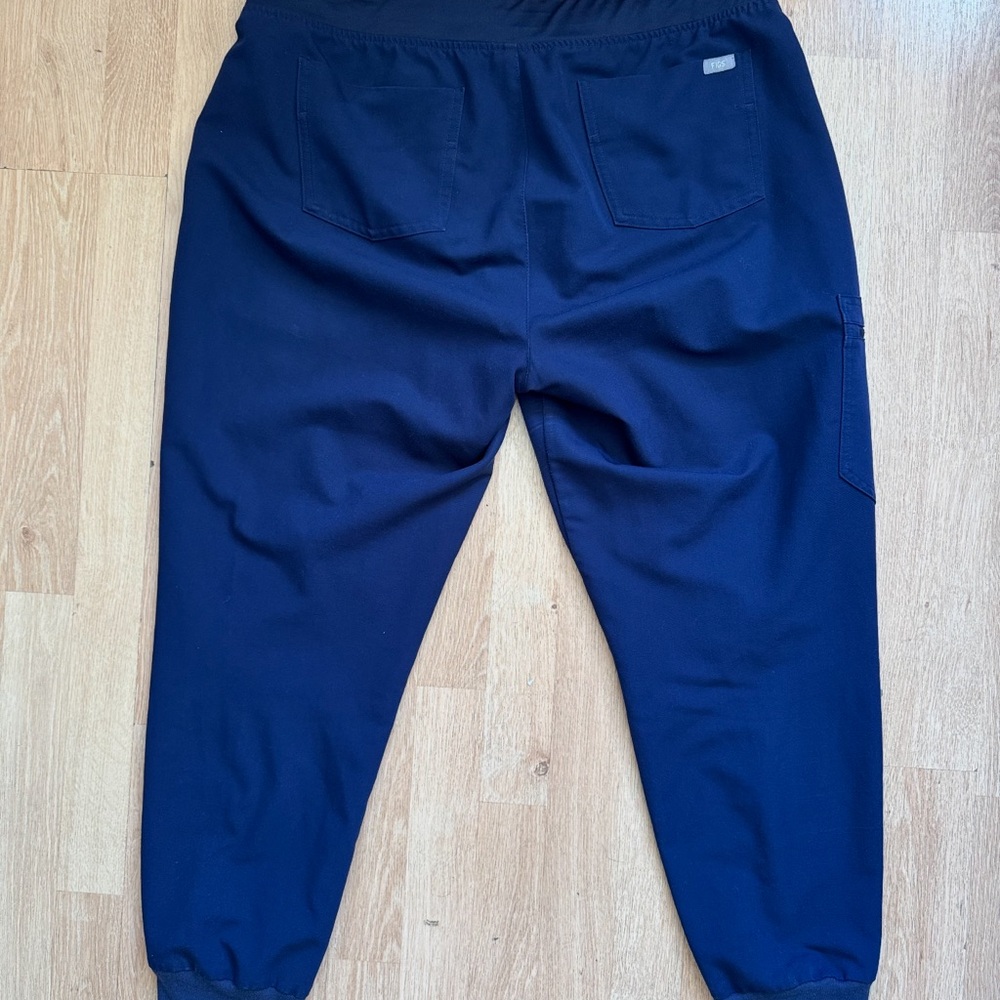 Figs Navy Jogger pants - Picture 3 of 3